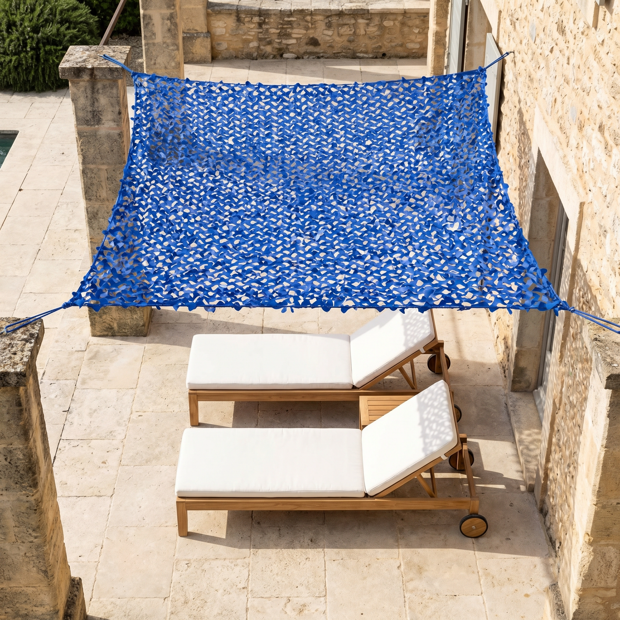 Filet de camouflage renforcé bleu pour terrasse et bord de piscine - Ambiance marine