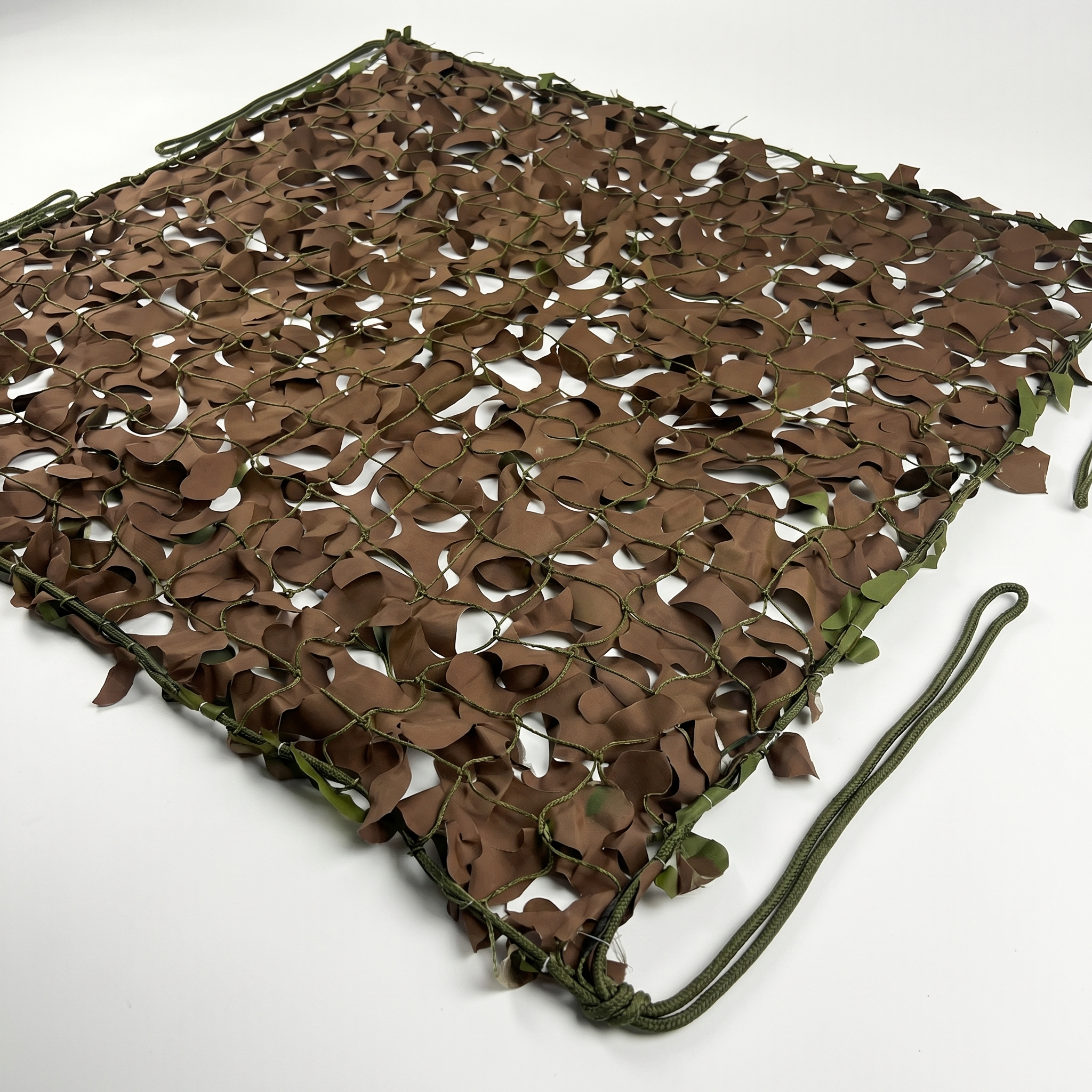 Filet de camouflage renforcé militaire pour terrasse et jardin - Style woodland